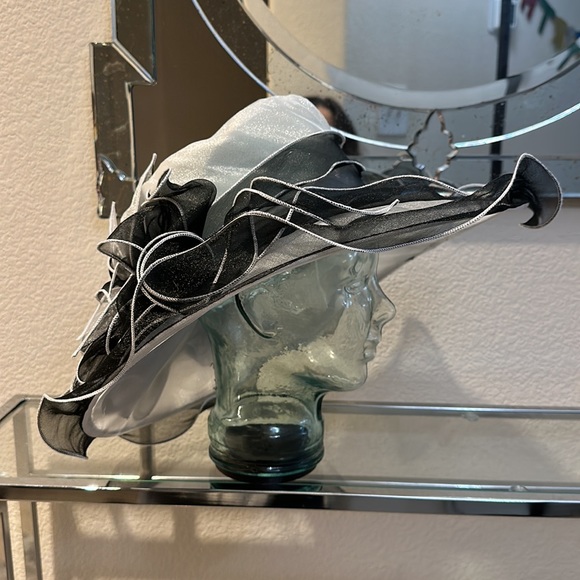 Beautiful Church Sunday Holiday Hat By Forbusite - Picture 6 of 13